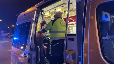 06/07/2023 - El equipo de SAMUR ha atendido a la víctima en la zona y luego la ha trasladado al hospital Gregorio Marañón en estado grave.