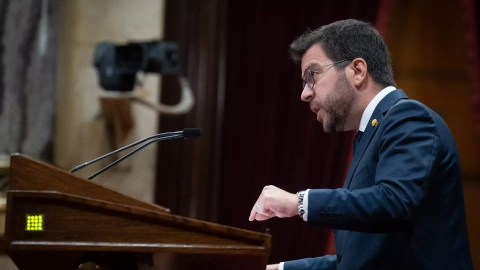 El presidente de la Generalitat de Catalunya, Pere Aragonès, interviene durante el debate de Política General de la legislatura, en el Parlament de Catalunya, a 26 de septiembre de 2023, en Barcelona.