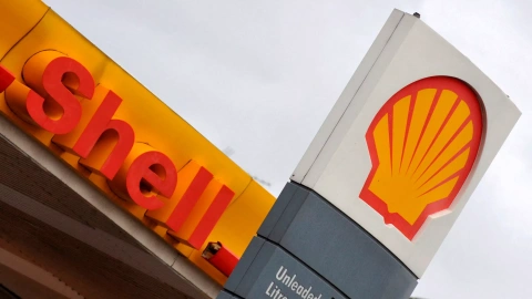 Fotografía de archivo del logotipo de Shell en una gasolinera de la compañía en Londres el 31 de enero de 2008.