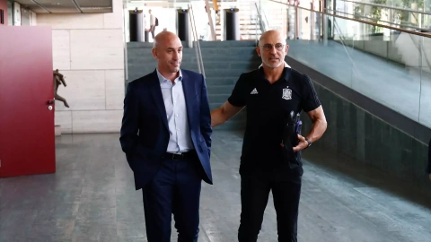 El expresidente la RFEF, Luis Rubiales y el entrenador de la Selección Española, Luis de la Fuente, en Madrid, a 1 de julio de 2019.
