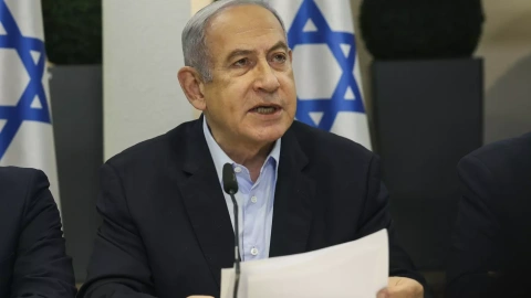 El primer ministro de Israel, Benjamín Netanyahu, durante una reunión del gabinete en el Ministerio de Defensa en Tel Aviv, a 7/1/2023