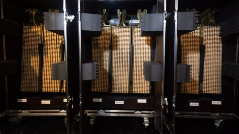 20/12/23 - Vista de las bolas de los bombos del Sorteo Extraordinario de Navidad, en el Teatro Real.