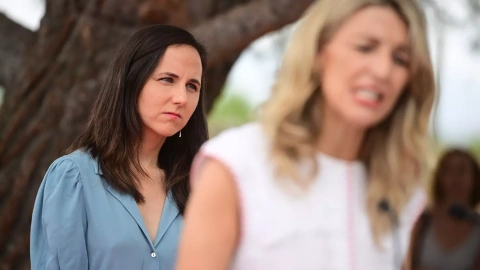 La secretaria general de Podemos, Ione Belarra, y la líder de Sumar, en un mitin de la campaña electoral del 23J, en Navarra. E.P./Iván Delgado