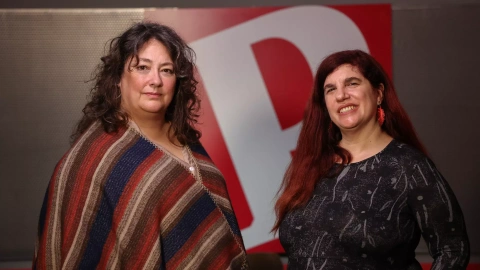 Luciana Peker y Virginia Pérez Alonso, en el plató de 'Público'
