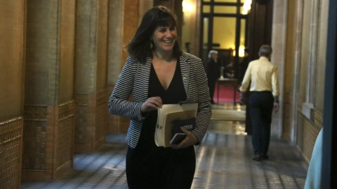 Aurora Madaula arribant a una reunió de la Mesa del Parlament