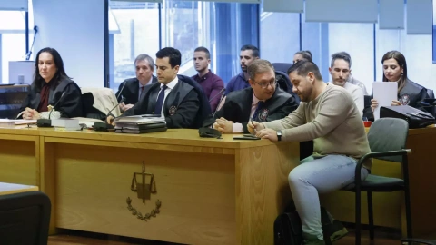 Un instante en el juicio con jurado a seis policías procesados por la "patada en la puerta", a 14 noviembre a 2023, en Madrid.