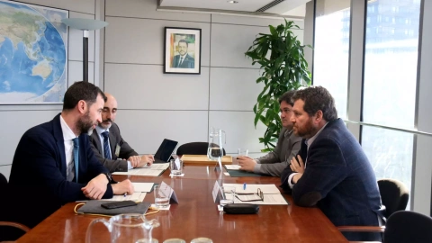 Un instant de la primera reunió entre els alts càrrecs del Ministeri de Transports i Mobilitat Sostenible i de la Generalitat