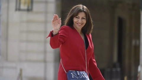 La alcaldesa de París, Anne Hidalgo, en el palacio del Elíseo de la capital francesa, a 7 de mayo de 2022.