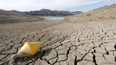 El embalse de La Viñuela, ubicado en La Axarquía (Málaga), hace un año. Andalucía sufre la sequía más larga desde 1961.