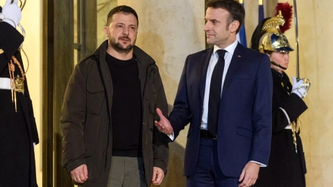 Emmanuel Macron y Volodymyr Zelenski, el 16 de febrero pasado.