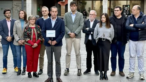L'alcalde de Calella, Marc Buch, acompanyat d'alcaldes de Junts al Maresme.