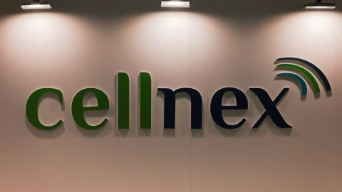 El logo de Cellnex en la feria Mobile World Congress (MWC) de Barcelona, en 2023. REUTERS/Nacho Doce