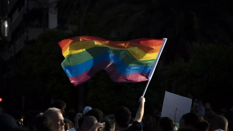Manifestación del Orgullo LGTB, a 25 de junio de 2022, en Valencia, Comunidad Valenciana (España). Este 2022, el lema ‘Ante el odio: derechos y Orgullo’, tiene como objetivo poner el foco en el aumento de las agresiones hacia el colectivo y