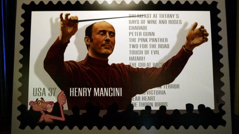 Sello conmemorativo del artista Henry Mancini, a 16 de agosto de 2003.
