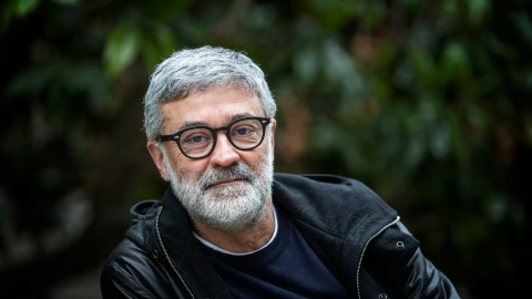 El diputat de la CUP Carles Riera, al pati interior del Parlament de Catalunya.