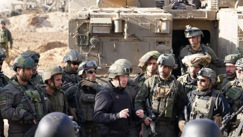 Foto de archivo de las tropas de Israel con el ministro de Defensa, Yoav Gallant