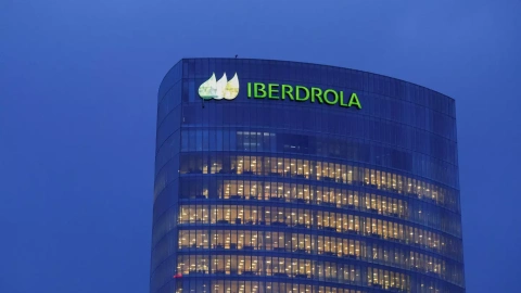 El logo de Iberdrola en su sede en Bilbao. REUTERS/Vincent West