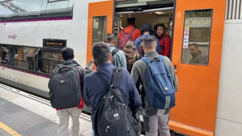 22-5-2023 Usuàris de Rodalies a l'estació de Gavà