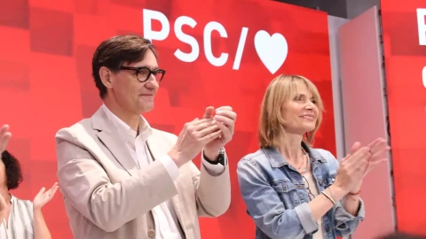 03/08/2024 - Salvador Illa i Lluïsa Moret a l'inici de la Comissió Executiva del PSC, celebrada aquest dissabte.