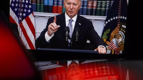 19/07/2024 Joe Biden habla por videoconferencia desde su despacho en la Casa Blanca. Foto de archivo.