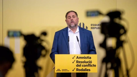 El presidente de ERC, Oriol Junqueras, presenta el acuerdo entre el PSOE y ERC para la investidura en una rueda de prensa, a 2/11/2023. Lorena Sopêna / Europa Press.
