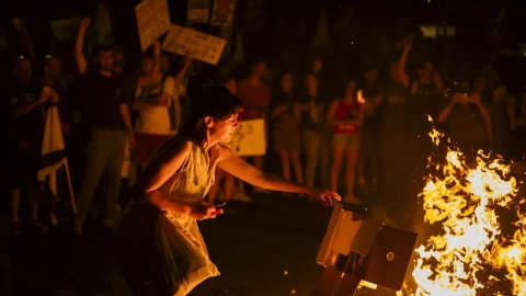 Manifestación antigubernamental frente a la casa del presidente de Israel, Benjamín Netanyahu, a 17 de junio de 2024.
