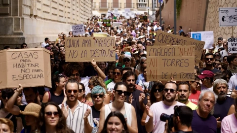 Miles de malagueños se manifiestan por la dificultad de encontrar una vivienda para alquilar en la ciudad. Archivo