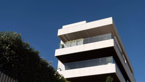 Fachada de una vivienda, a 8 de abril de 2024, en Barcelona, Catalunya (España).