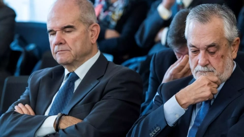 Los expresidentes andaluces Manuel Chaves y José Antonio Griñán, durante el juicio. Archivo.