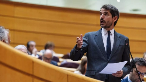 El ministro de Cultura, Ernest Urtasun, durante una sesión de control al Gobierno, en el Senado, a 18 de junio de 2024.
