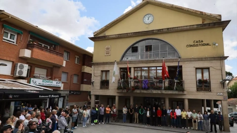 El Ayuntamiento de Soto del Real, en Madrid, convoca cinco minutos de silencio tras el hallazgo del cadáver de Soledad.