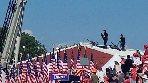 Francotiradores sobre un tejado durante el mitin de campaña Donald Trump en Butler, Pensilvania.