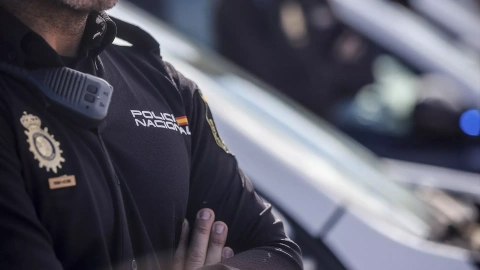 Un uniforme de un Agente de la Policía Nacional en València en una imagen de Archivo.