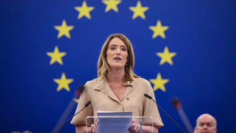 La presidenta del Parlamento Europeo, Roberta Metsola, durante su intervención en la sesión plenaria del 16 de julio de 2024, en Estrasburgo, Francia.
