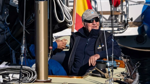 El Rey emérito Juan Carlos sale a navegar en el Bribón, en Sanxenxo, Pontevedra, Galicia