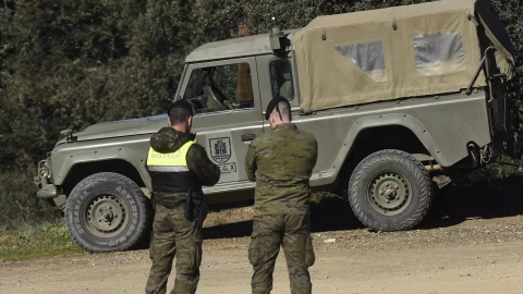 Militares acordonando la base de Cerro Muriano, a 21 de diciembre de 2023, en Córdoba.