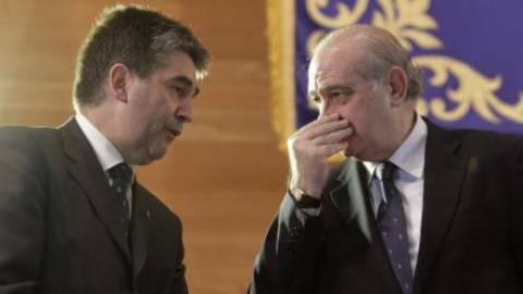 Foto de archivo de Ignacio Cosidó y Jorge Fernández Díaz. / EFE