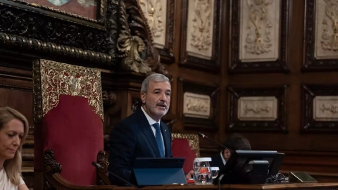 El alcalde de Barcelona, Jaume Collboni, durante un pleno en el Ayuntamiento de Barcelona. E.P./David Zorrakino / Europa Press