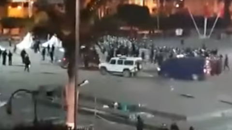 Captura de un vídeo de las cargas policiales en Aluhucemas.