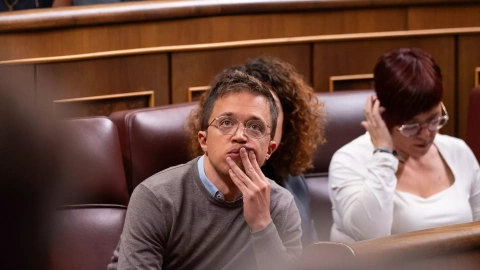 El diputado de Sumar y líder de Más País, Iñigo Errejón, durante una sesión plenaria, en el Congreso de los Diputados, a 10 de octubre de 2024, en Madrid.