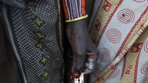 Imagen de una cuchilla con la que se realiza la ablación genital femenina.- REUTERS