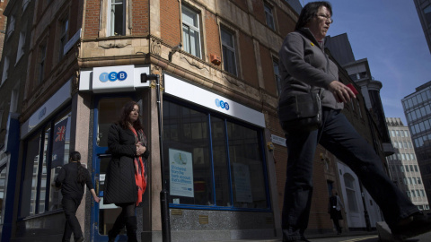 Una oficina del banco TSB en Londres. REUTERS/Neil Hall
