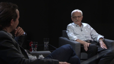 Antonio Escohotado, durante su entrevista con Pablo Iglesias en 'Otra Vuelta de Tuerka'