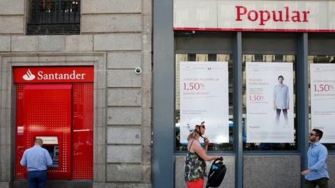 Varios particulares solicitaron a la Audiencia Nacional suspender de forma cautelar la venta del Banco Popular al Santander / Reuters