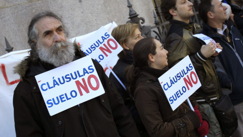 Una protesta de afectados por las cláusulas suelo.- EFE