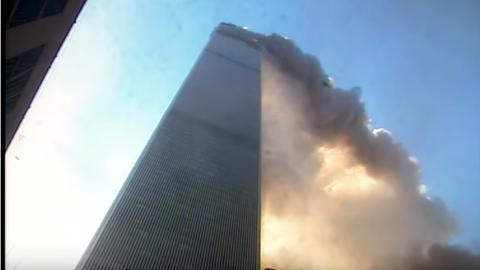 Momento del derrumbe de la segunda torre/YouTube