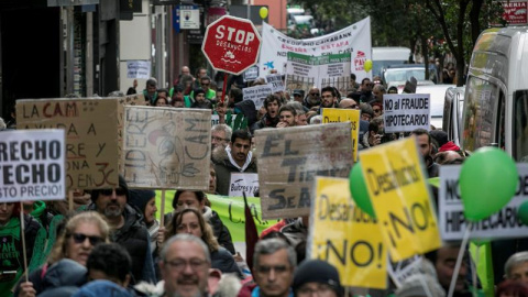 Manifestación en Madrid organizada por la PAH por el derecho a una vivienda digna.- EFE