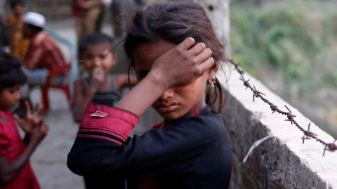 Una niña rohingya en un campo de refugiados. REUTERS/Mohammad Ponir Hossain