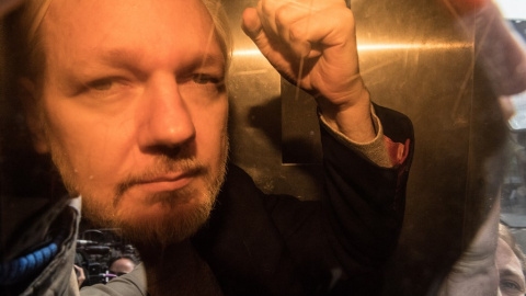El fundador de WikiLeaks, Julian Assange, a su llegada este miércoles al juzgado en Londres. /AFP