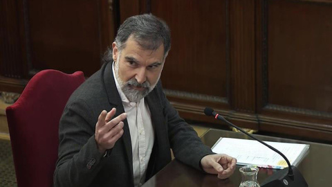 Jordi Cuixart responde a las preguntas del fiscal. (EFE | TRIBUNAL SUPREMO)